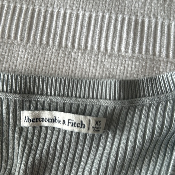 Abercrombie Crop Tank & Cardigan Set - Sage Green 🍃 - Picture 3 of 8